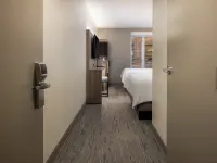 Holiday Inn Express NYC CHELSEA - NOMAD AREA by IHG Hotels near High Line