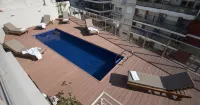 Arc Arenales Studios & Suites - مسبح على السطح