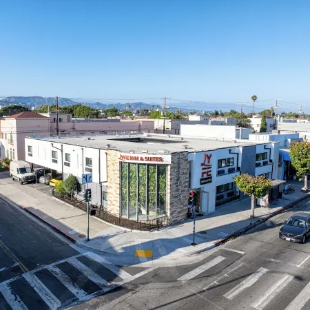 Lyfe Inn & Suites by Aga - Beverly Hills Отели рядом с достопримечательностью «Фэрфакс»