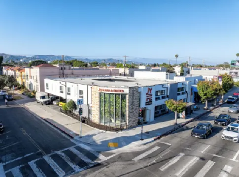 Lyfe Inn & Suites by Aga - Beverly Hills Hotels in Fairfax