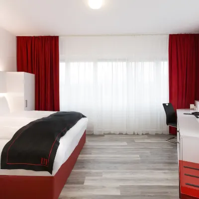 Dormero Hotel Hannover-Langenhagen Airport Hotels near Hannover-Ledeburg Station