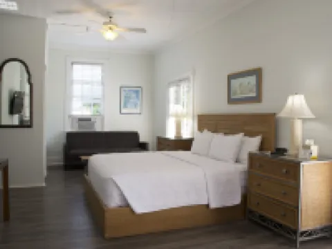 Duval House Hotels in Key West