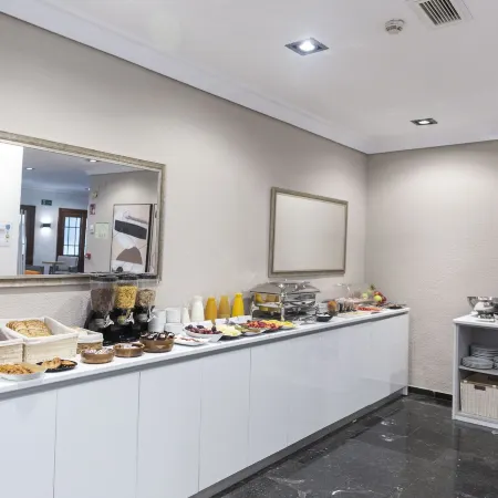Hotel Serrano Отели рядом с достопримечательностью «Улица Серрано»