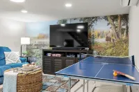 The Bears Den by AvantStay Prime Location Renovated w Movie Game Room