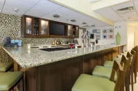 Hilton Garden Inn Dallas/Market Center - bar