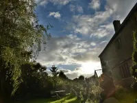 Lower Severalls Farmhouse Hotels near Horsington Wildlife Pond