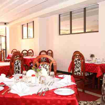 Sunshine Hotel Dining/Meeting Rooms