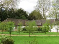 The Lodge at Hemingford Grey House - parking
