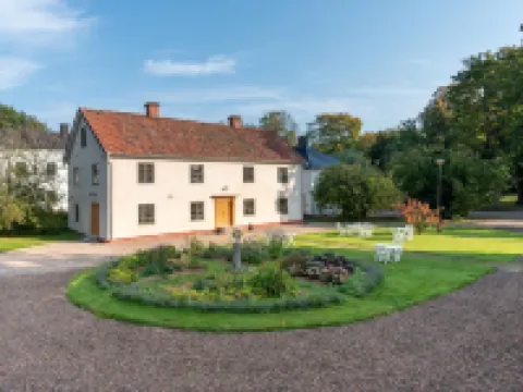 Hotell Dahlströmska gården Hotels in Vadstena