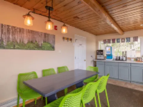 Coyote Mountain Lodge Hotels in Larimer County