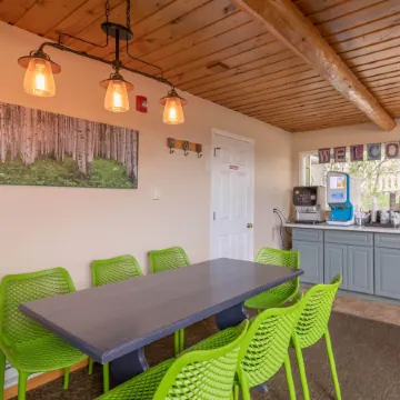 Coyote Mountain Lodge