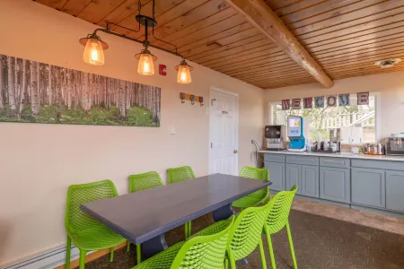 Coyote Mountain Lodge Отели рядом с достопримечательностью «MacGregor Ranch Museum»