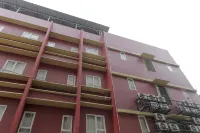 RedDoorz Plus Near Galaxy Bekasi Hotels near GOR AULIA