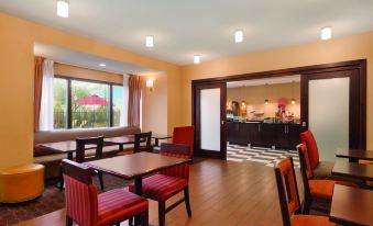 Hampton Inn Columbus-International Airport