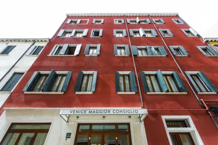 Venice Maggior Consiglio Отели рядом с достопримечательностью «Палаццо Лабиа»