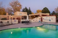 El Pueblo Lodge - Pools