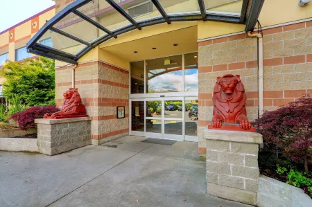 Red Lion Inn and Suites Victoria