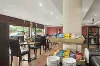 Redwings Lodge Birmingham - breakfast