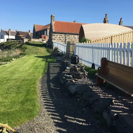 Door to the Shore - Seafront Cottages