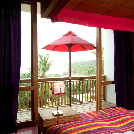 Utmt - Underneath the Mango Tree Spa & Beach Resort Отели рядом с достопримечательностью «Пляж Гандара»
