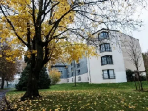 ゼナオ ネヴェール ケ ド ロワール ヌベールのホテル