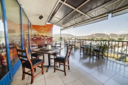 Hotel de La Loma Отели в г. Сан Себастьян Атлаапа