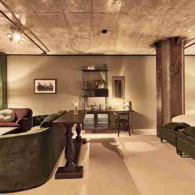Steam Hotel Rooms