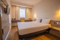 Carandá Hplus Express Hotels near SHOULDER - Campo Grande Shopping