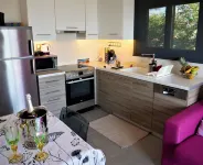 Seacret Apartments Hotels in Tolofon