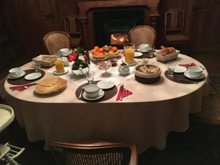 Chambres d'hôtes Manoir Ker-Huella Отели в г. Морле