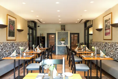 Hotel ARTE Schwerin Отели в г. Гольденштедт