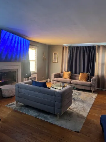 Cozy 2-bedroom apartment in charming West Hartford with WiFi Hotels in 