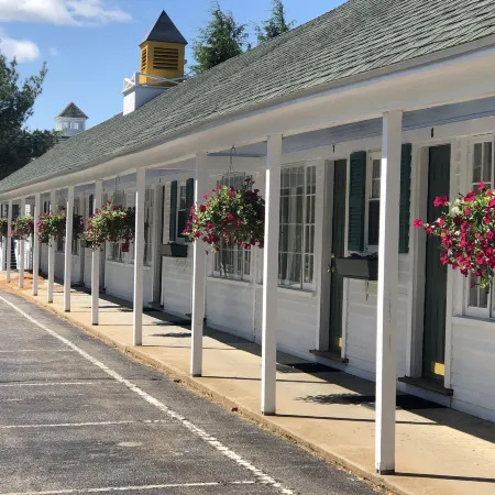 School House Inn
