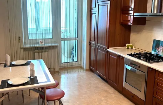 保羅馬裏羅夫80號公寓