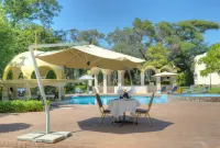 Victoria Falls Rainbow Hotel - Pools