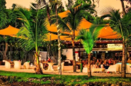 Café de Playa Beach Front Hotel