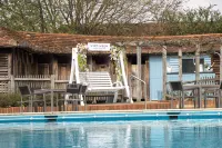 Great Fosters - Near Windsor - Pool