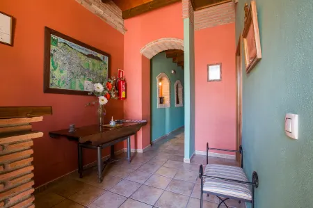 Hostal Valle del Sol Confort Rooms Отели в г. Писарра