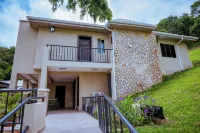 Ikogosi Warm Springs Resort Hotel a 