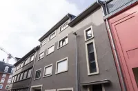 The Queen Luxury Apartments - Villa Giorgia Hotels near Documentation Center on Migration (CDMH)