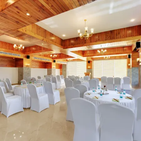 Tiaraa Hotels & Resorts - A Luxury Resort Manali