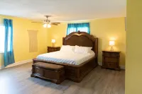 Blue Haven Retreat! Hotels near IR3