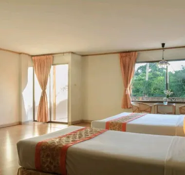 ห้องดีลักซ์ เตียงใหญ่ 1 เตียง