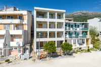 Apartments Lea Hotels in Podstrana
