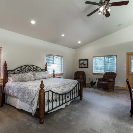 Pineview Lodge
