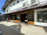 Twin Palms Hostel Phi Phi