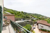 JOIVY Family Flat W/3 Balconies, 10 Min To Beach Hotel a Moneglia