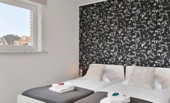 Huswell - Spacious Bungalow with Garden Near the Beach & Sea