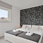 Huswell - Spacious Bungalow with Garden Near the Beach & Sea Hotels in Westende