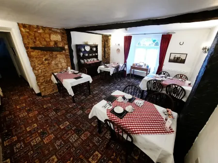 The White Cottage Отели в г. Колитон